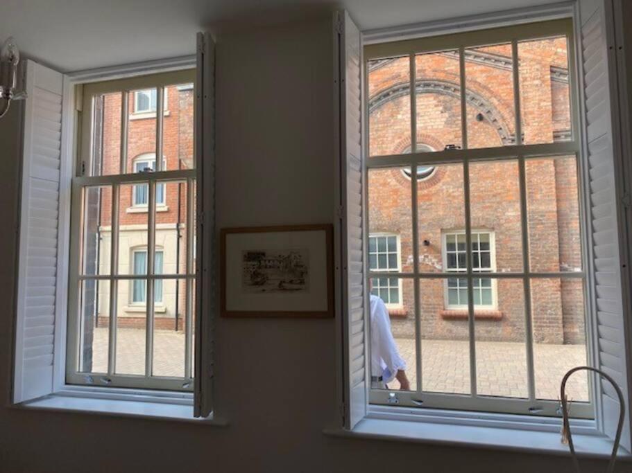Unrivalled Location - Five Star - Worcester Apartment Luaran gambar